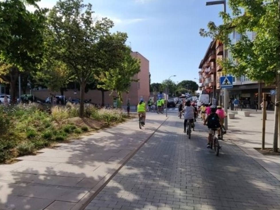 Ciclistas atravesando Los Belgas /Foto: Policía Local Collado Villalba