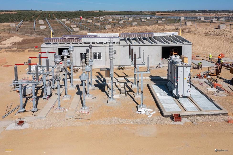 EconomÃ­a/Empresas.- Ferrovial construirÃ¡ una planta solar fotovoltaica de 200 MW en Badajoz por 100 millones de euros