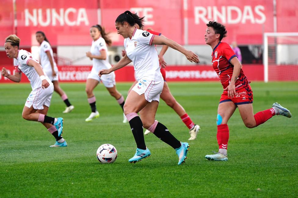 El Sevilla Femenino vuelve a la senda del triunfo con un contundente 3-0 sobre el Levante Las Planas