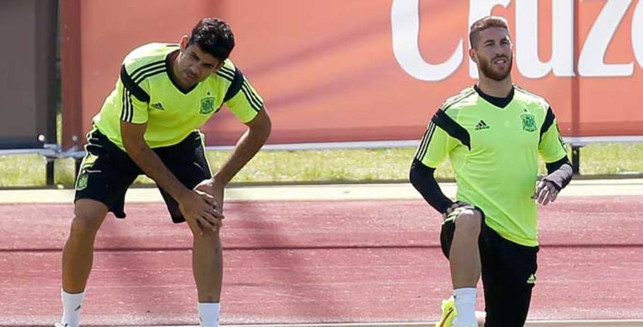 Diego Costa, entrenando con Sergio Ramos. (Reuters)