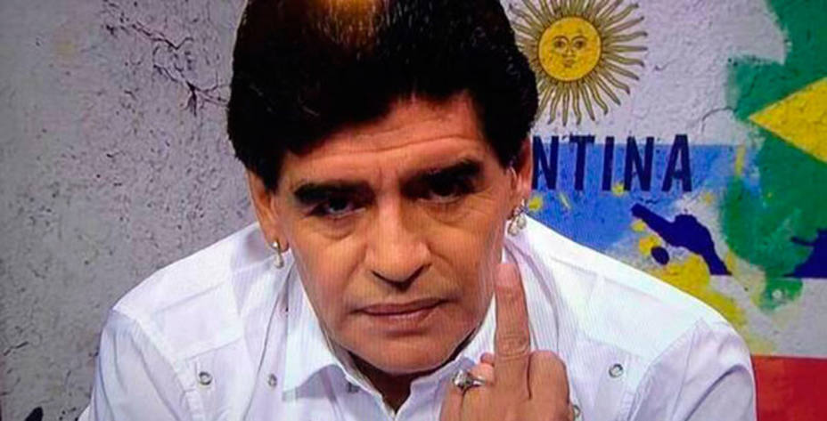 Maradona continúa en el Mundial su agria polémica con Julio Grondona. Reuters.