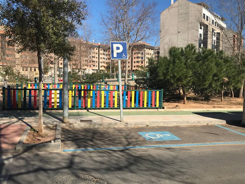 Zona de aparcamiento reservada para personas con movilidad reducida