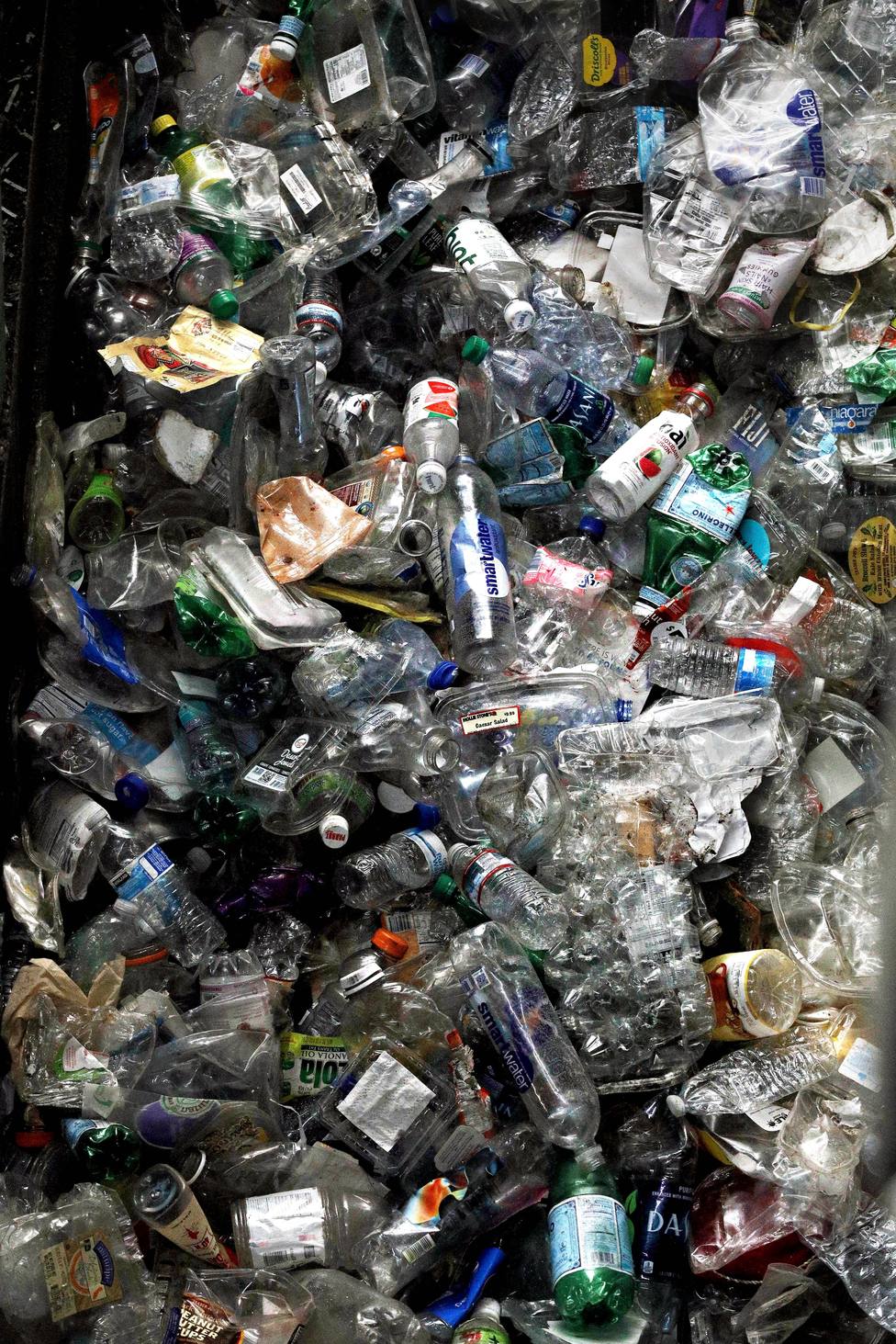 Aumentar un 10% las botellas de refrescos y agua retornables puede evitar hasta 7.600 millones de envases al océano