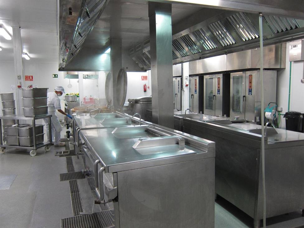 Cuatro colegios públicos de Córdoba más dispondrán de cocina en los comedores escolares el próximo curso