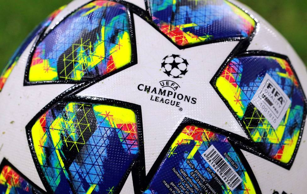 Adidas UEFA-CL-Ball / Fussball / UEFA Champions League / FC Bayern München - Tottenham Hotspur / 11.12.2019 / *** Adida