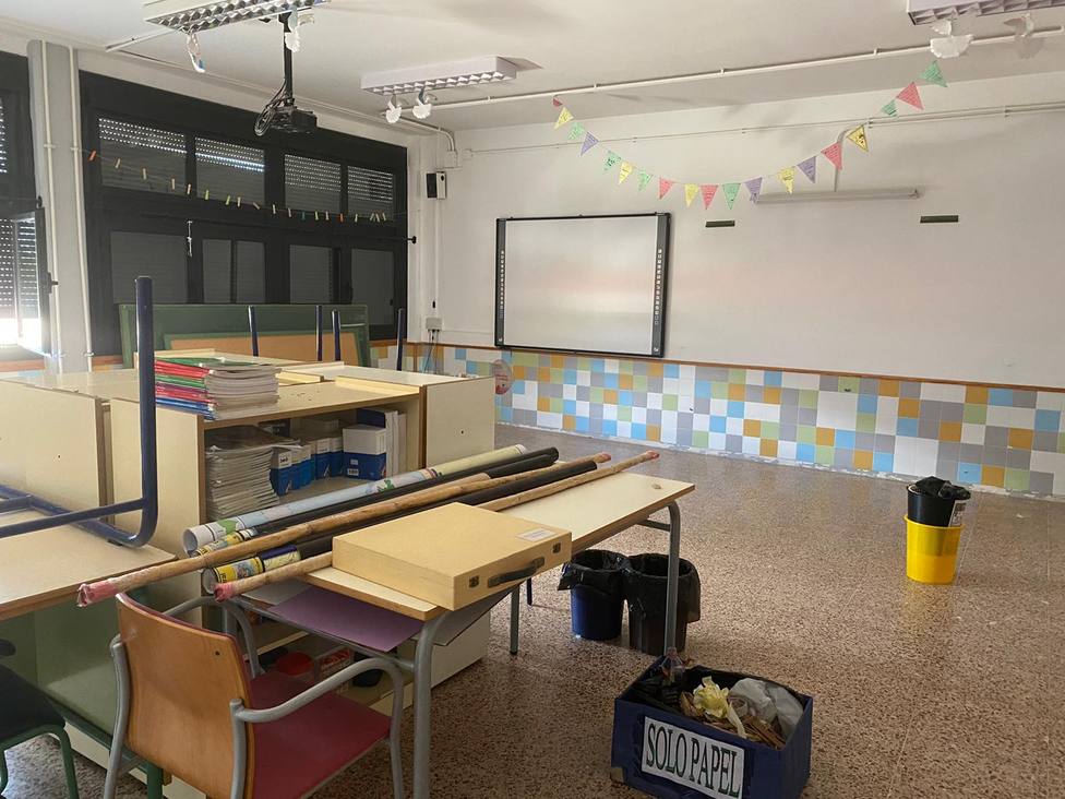 Segorbe pinta el aulario de primaria del CEIP Pintor Camarón