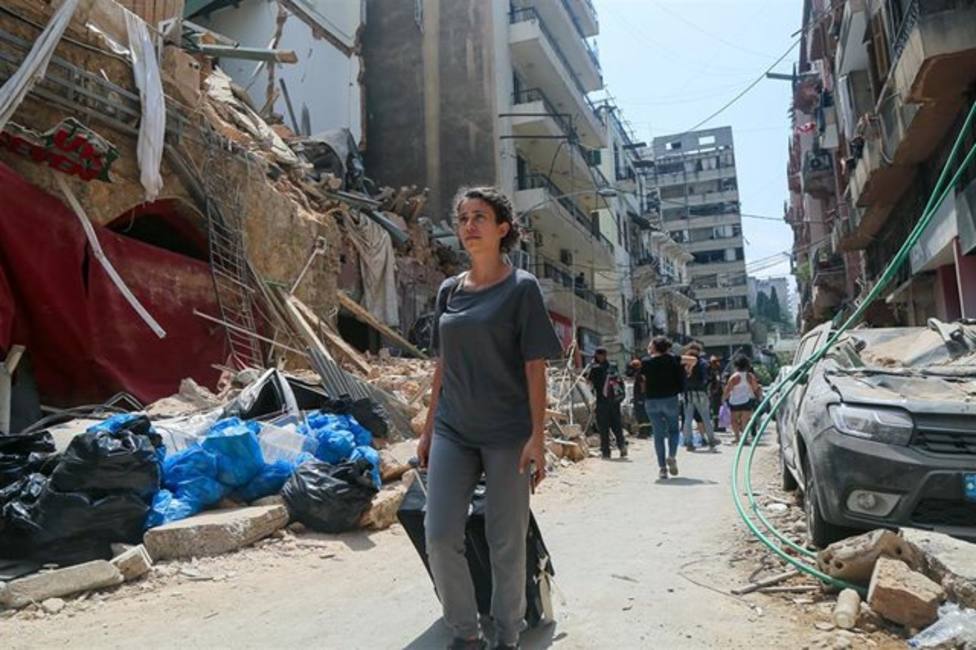 Siete personas continúan desaparecidas un mes después de la explosión en Beirut
