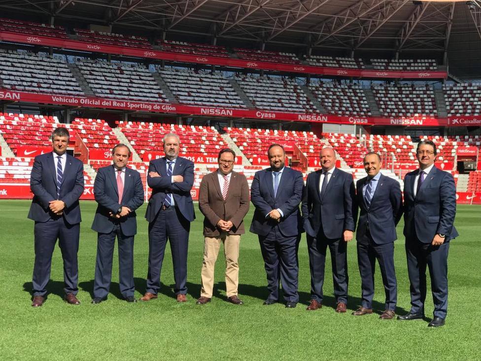 Las directivas de los dos equipos asturianos, antes del derbi de 2017