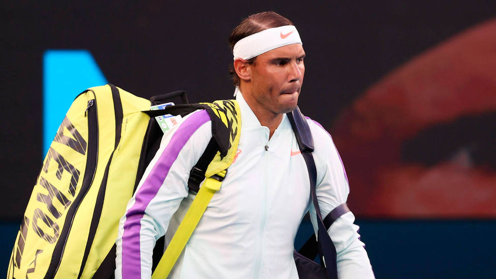 Rafa Nadal se retira de un partido del Open de Australia 2021. CORDONPRESS