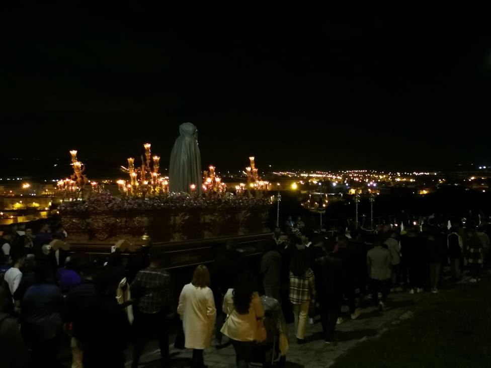 Martes Santo en Jerez: la lluvia tampoco quiso perderse el estreno de Bondad y Salvación en Carrera Oficial