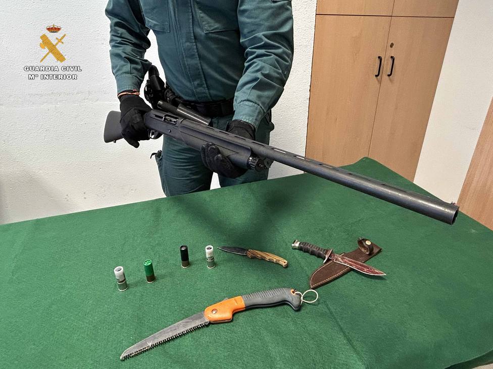 La Guardia Civil en La Rioja interviene varias armas durante la celebración de quintos en Baños de Río Tobía