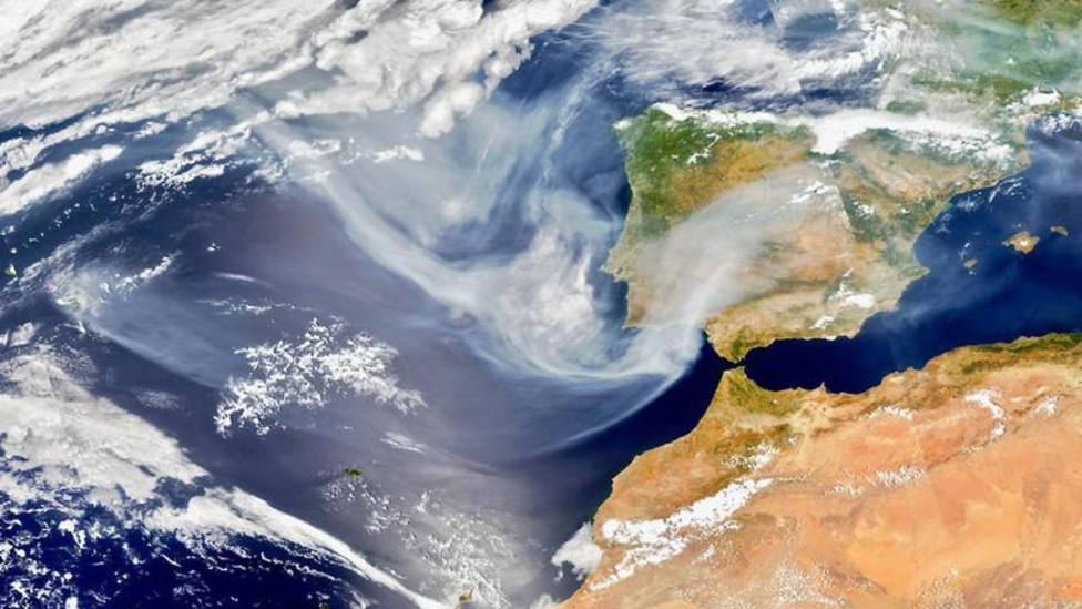 El humo y las cenizas de los incendios de Canadá llegan a Canarias
