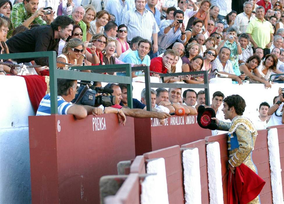 Va con su hijo a Jaén a ver una corrida de toros y esto es lo que les pasa: Desesperado