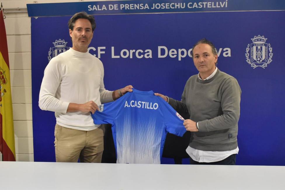 Alberto Castillo le cambia la cara al CF Lorca Deportiva
