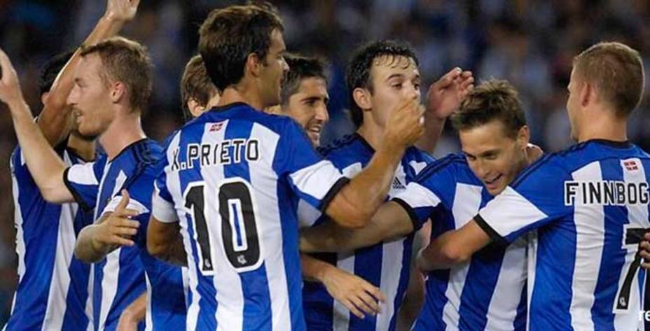 La Real celebra e gol de Aguirretxe. (www.realsociedad.com)