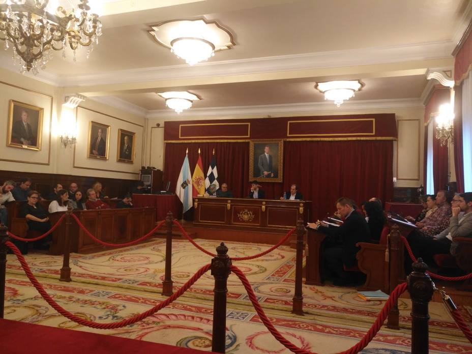 Salón de plenos del concello de Ferrol.