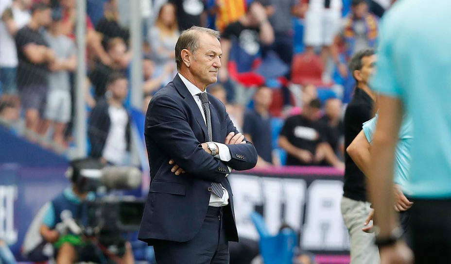 Gianni de Biasi deja de ser entrenador del Deportivo Alavés