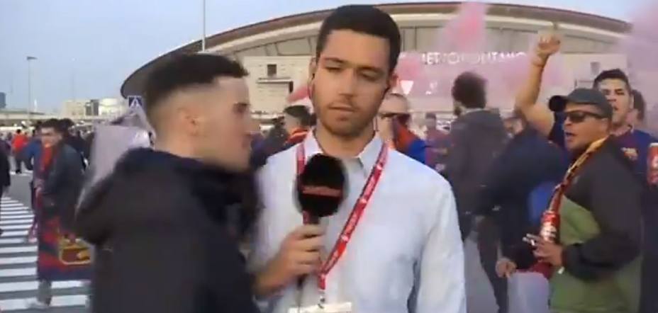 Aficionados independentistas acosan a un periodista antes de la Copa del Rey: Prensa española manipuladora