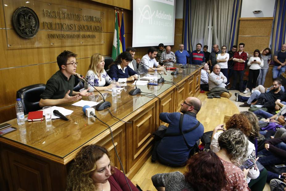 Errejón dice que Andalucía y Madrid comparten gobiernos agotados que quieren salvar al partido