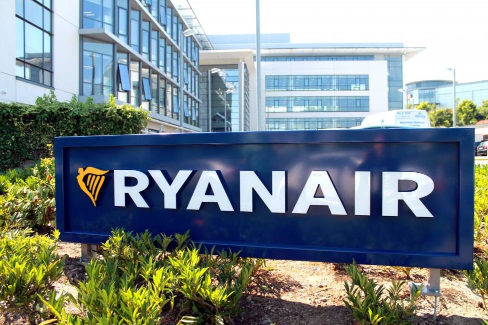 Ryanair inicia un ERE para 512 empleados tras cierre de las bases de Las Palmas, Tenerife, Girona y Lanzarote