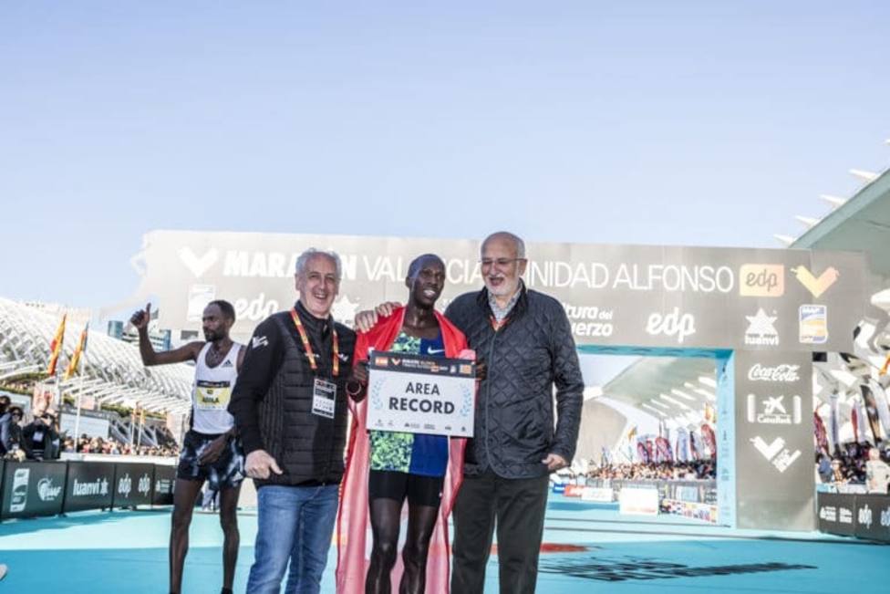 Los etíopes Kinde Alayew y Roza Dereje reinan en un veloz Maratón Valencia Trinidad Alfonso EDP