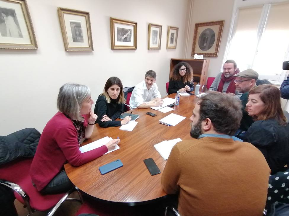 Reunión en el Ayuntamiento de Ferrol de los integrantes de las mareas municipales