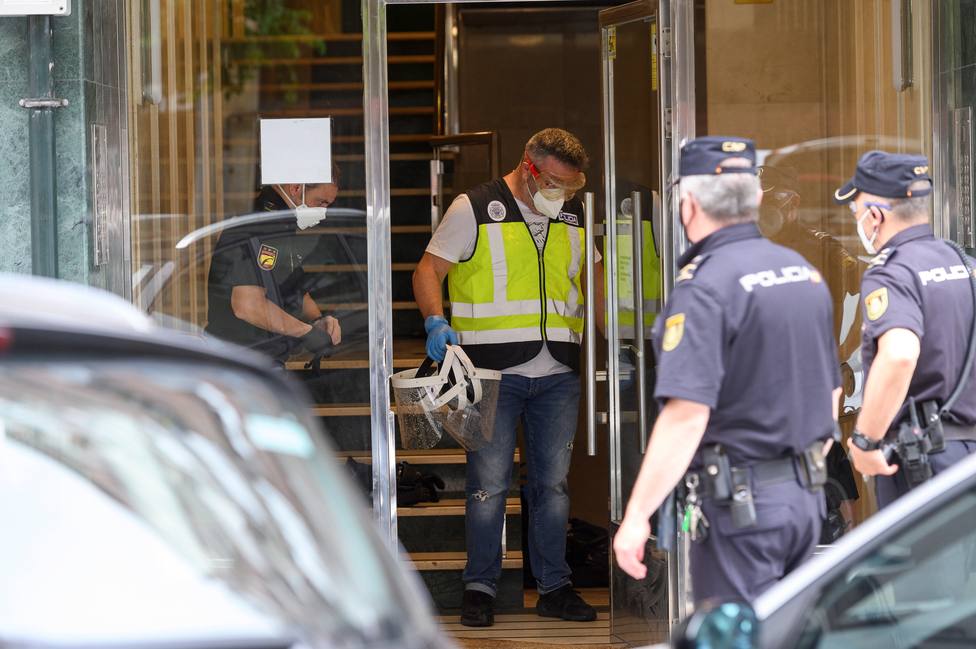Más de cien personas aisladas por el brote en un edificio de Santander