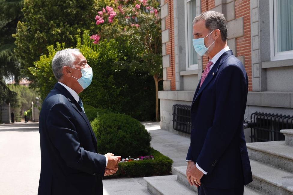 El Rey recibe en Zarzuela al presidente de Portugal y le acompaña en una visita al Prado