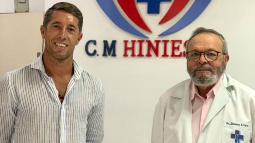 Manuel Escribano junto al doctor Domingo Jiménez