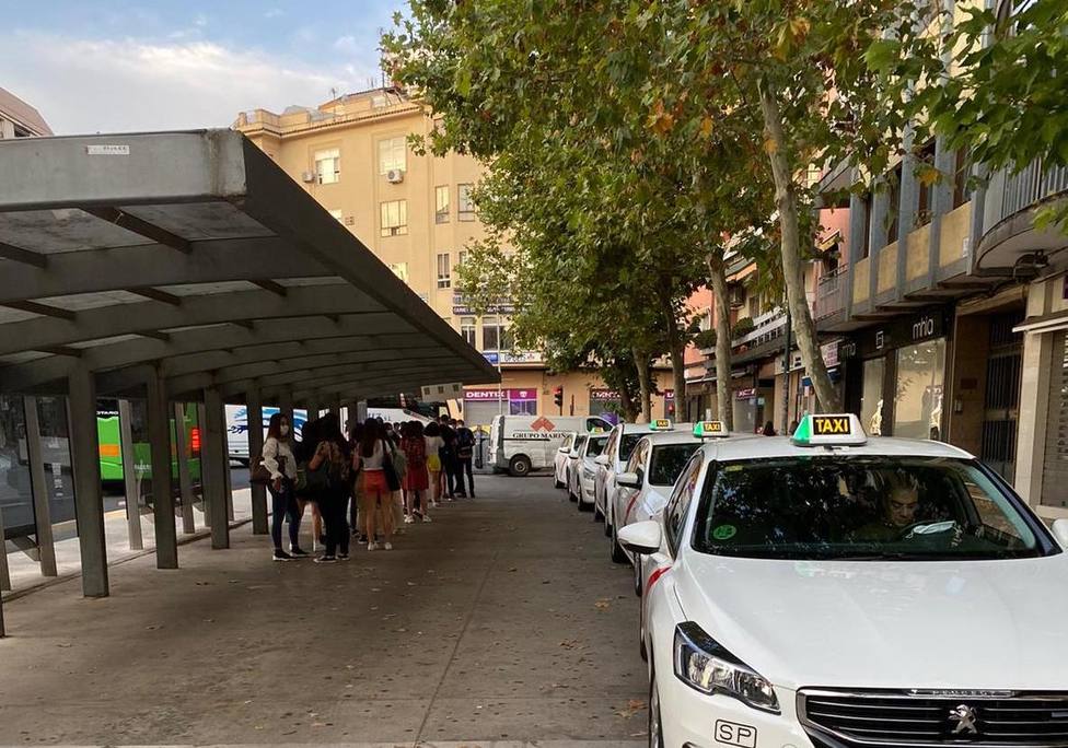 El refuerzo de la línea de autobuses al campus de Cáceres entrarán en funcionamiento el viernes