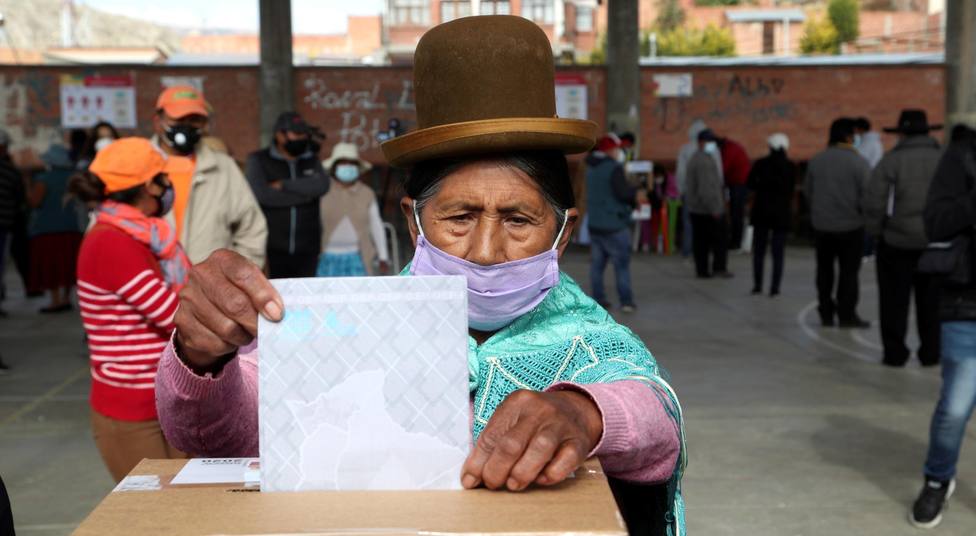 Bolivia inicia el recuento de votos después de nueve horas de sufragio
