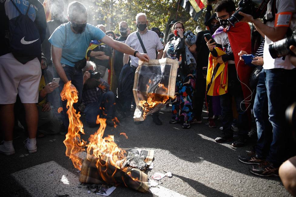 ERC lleva hoy al Congreso su ley para despenalizar la quema de banderas y las injurias al Rey