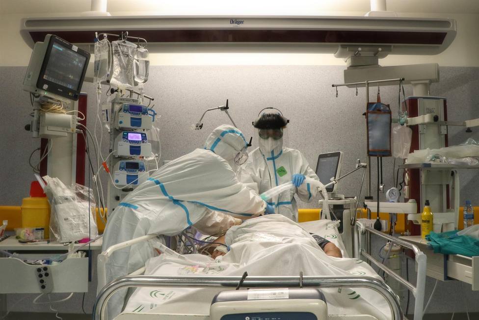Fallece uno de tres pacientes con la cepa de Uganda detectados en Sevilla, los primeros de Andalucía