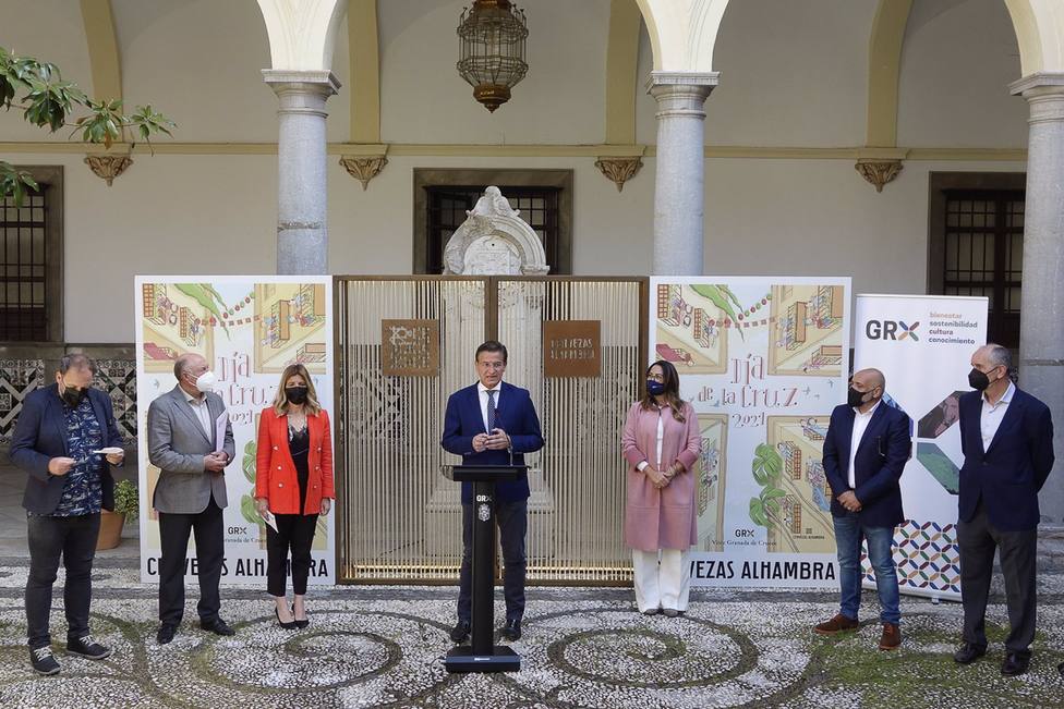 Granada.- El Ayuntamiento anima a vestirse de flamenca y a adornar balcones en el DÃ­a de la Cruz