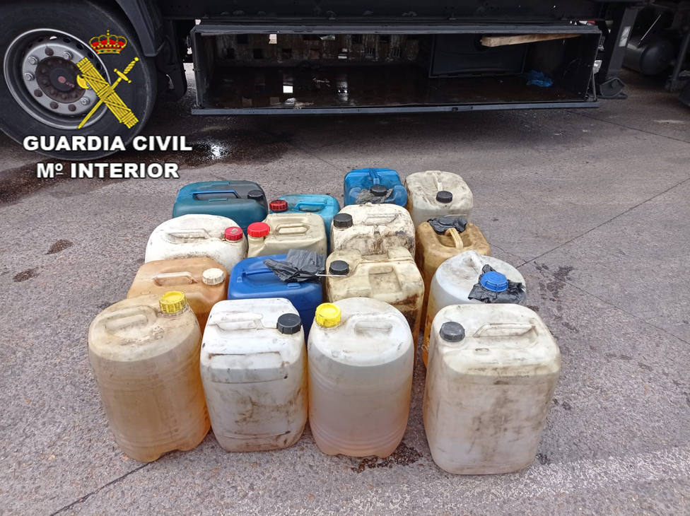 Detenidas dos personas por el robo de 1.900 litros de gasoil en tres camiones en Argamasilla de Calatrava