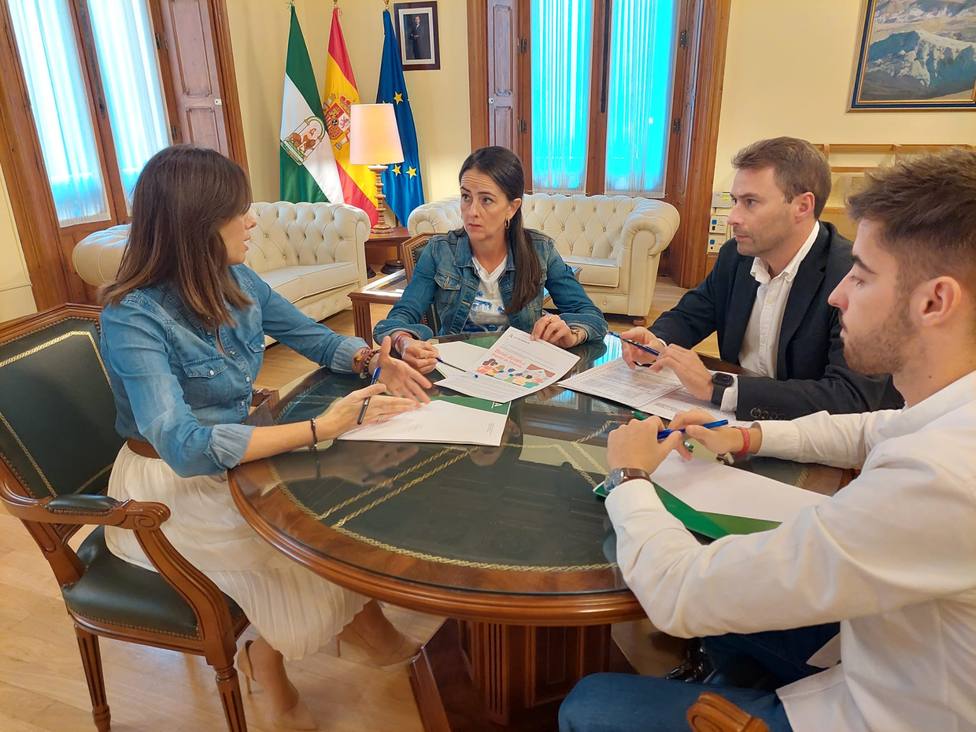 La delegada del Gobierno anima a los jóvenes almerienses a solicitar el Bono de Alquiler Joven