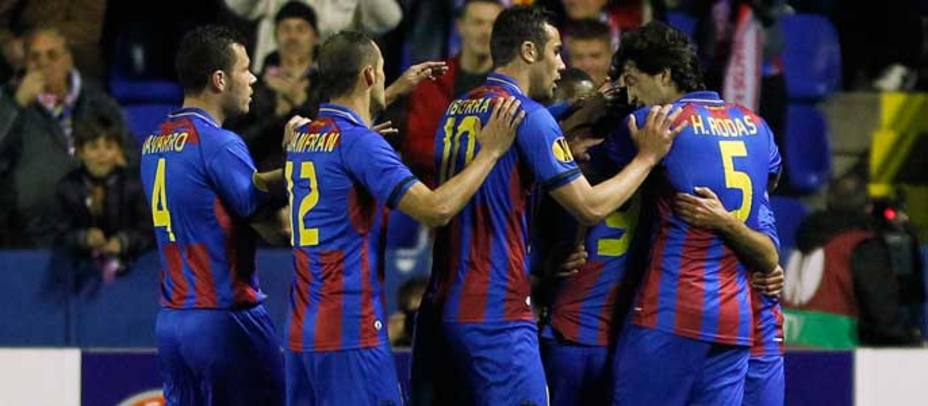 El Levante celebra el gol de Pedro Ríos (Reuters)
