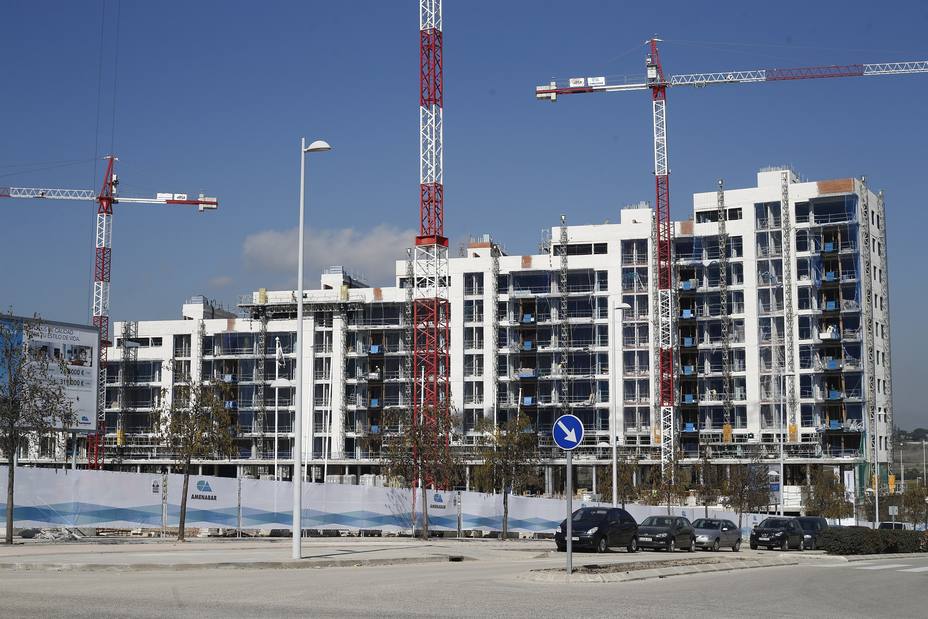 La construcción de nueva vivienda rozará la cota de las 100.000 unidades en 2019, según DBK Informa