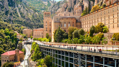 Monasterio de Montserrat: Las cinco iglesias más bonitas que tienes que visitar si viajas a Cataluña