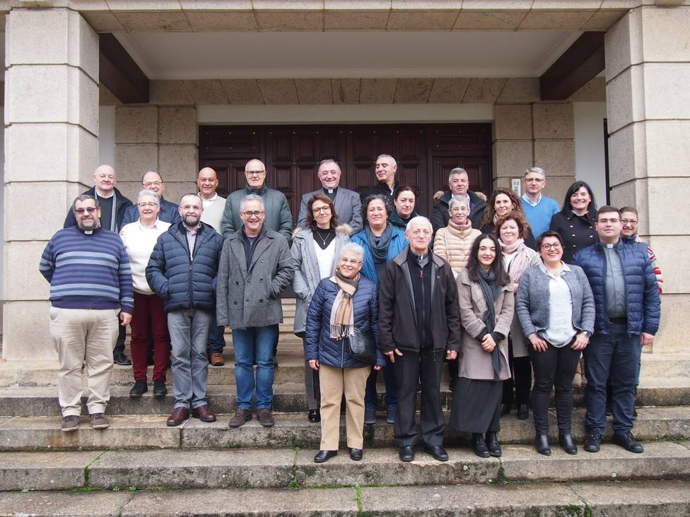El obispo con los integrantes del nuevo Consejo Diocesano de Pastoral - FOTO: Diócesis de Mondoñedo-Ferrol