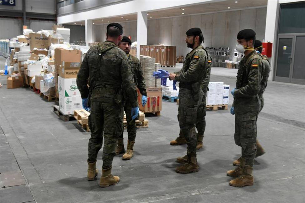 Militares distribuyendo ayuda durante la pandemia a hospitales y residencias de ancianos