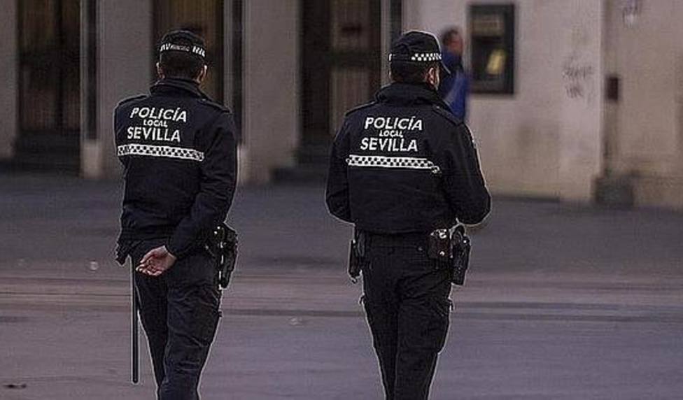 Detenida una mujer en Sevilla tras apuñalar a su expareja varón en plena calle