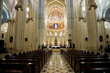 Interior catedral Almudena