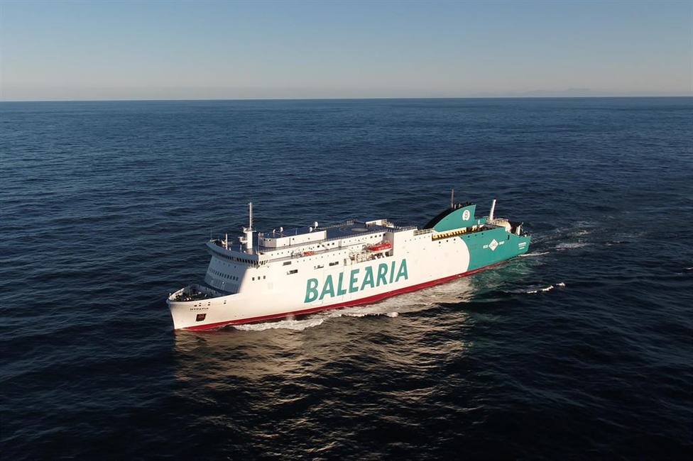 Foto barco de Balearia (Europa Press)