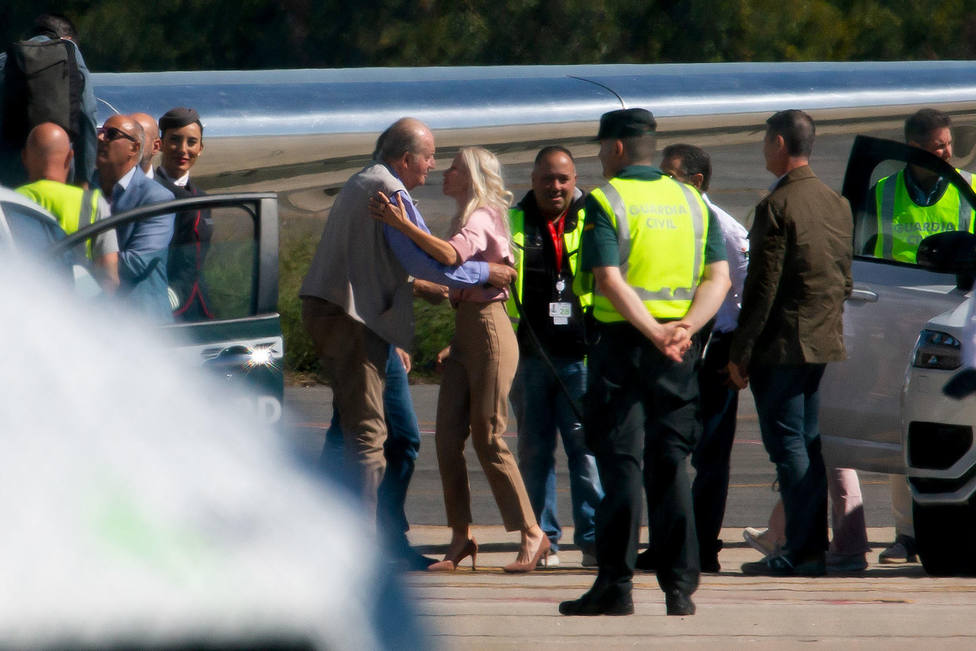 Juan Carlos I aterriza en Vigo para realizar su cuarta visita a España este año