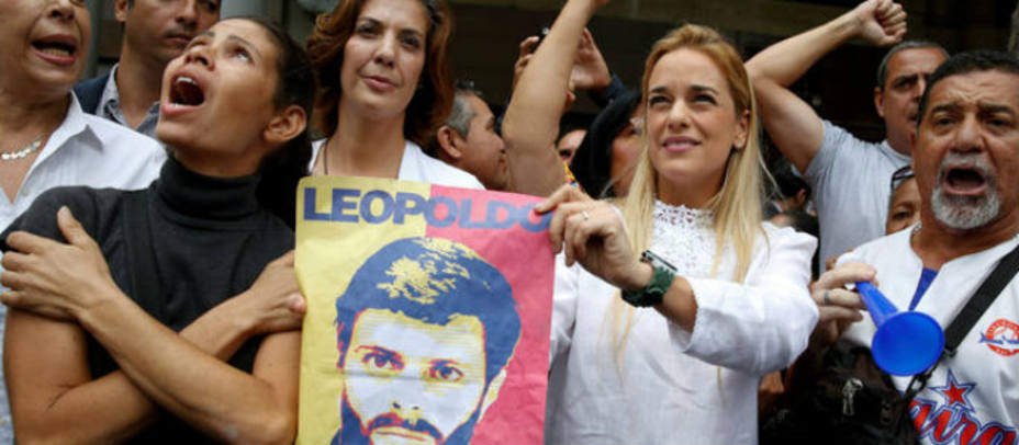 La mujer y madre de Leopoldo López piden justicia. Reuters