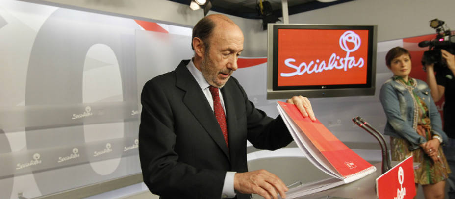 Rubalcaba durante la rueda de prensa en la que anunció su marcha. PSOE