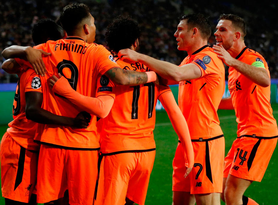 El Liverpool celebra uno de los goles de Mané ante el Oporto. REUTERS