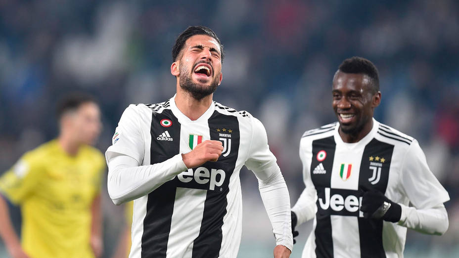 Emre Can celebra uno de los tres goles marcados por la Juventus ante el Chievo. EFE
