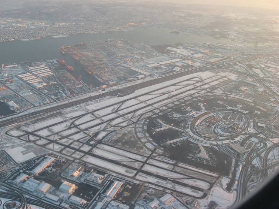 Dos drones obligan a cancelar temporalmente los vuelos en el aeropuerto de Nueva Jersey